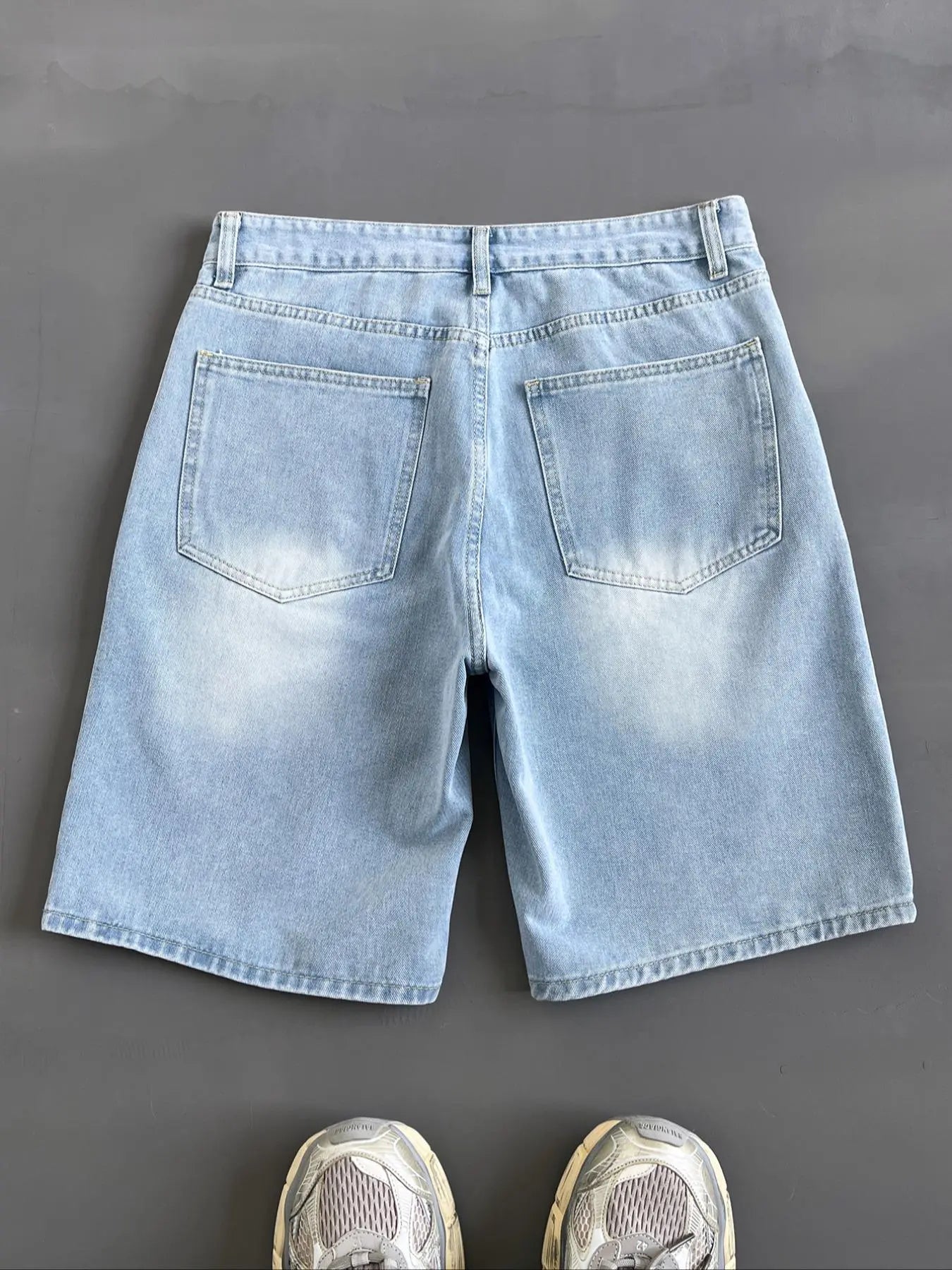 Colorblock Letter Print Light Wash Loose Denim Shorts