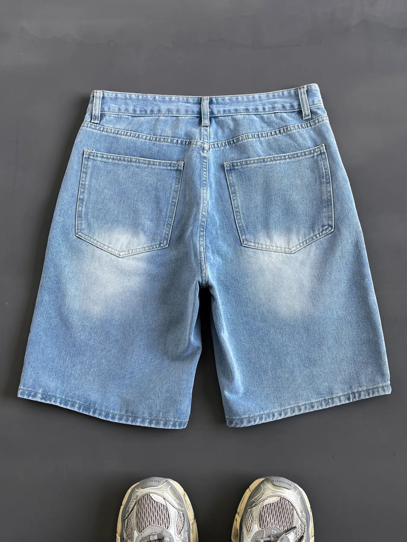 Colorblock Letter Print Light Wash Loose Denim Shorts